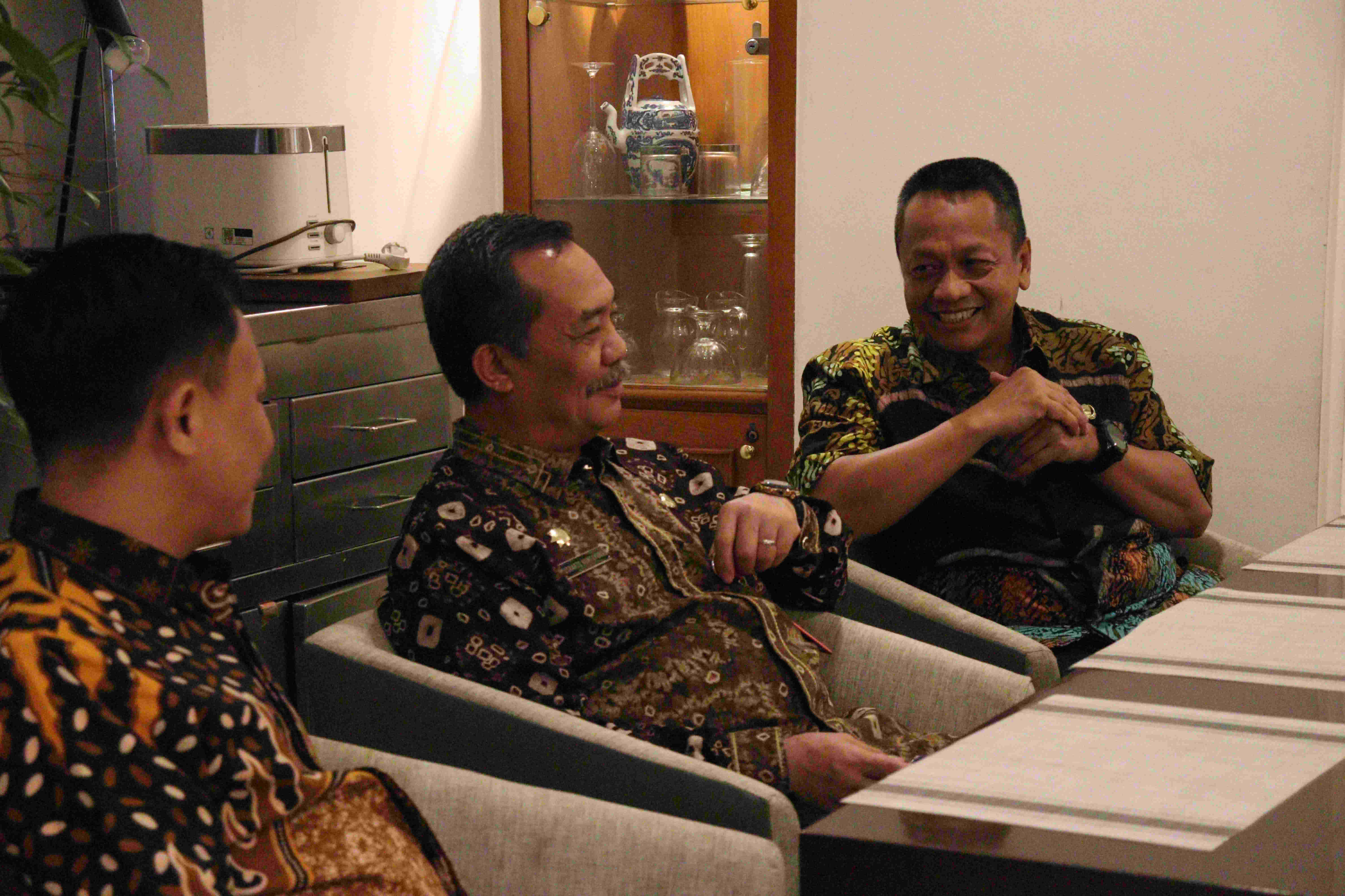 KOORDINASI DAN KONSULTASI DALAM RANGKA PENGUATAN TATA KELOLA RISET DAERAH SEBAGAI BAGIAN UPAYA MENINGKATKAN KUALITAS PENYELENGGARAAN PEMERINTAH BERBASIS RISET DAN INOVASI KOTA MAKASSARDI BSKDN KEMENTRIAN DALAM NEGERI