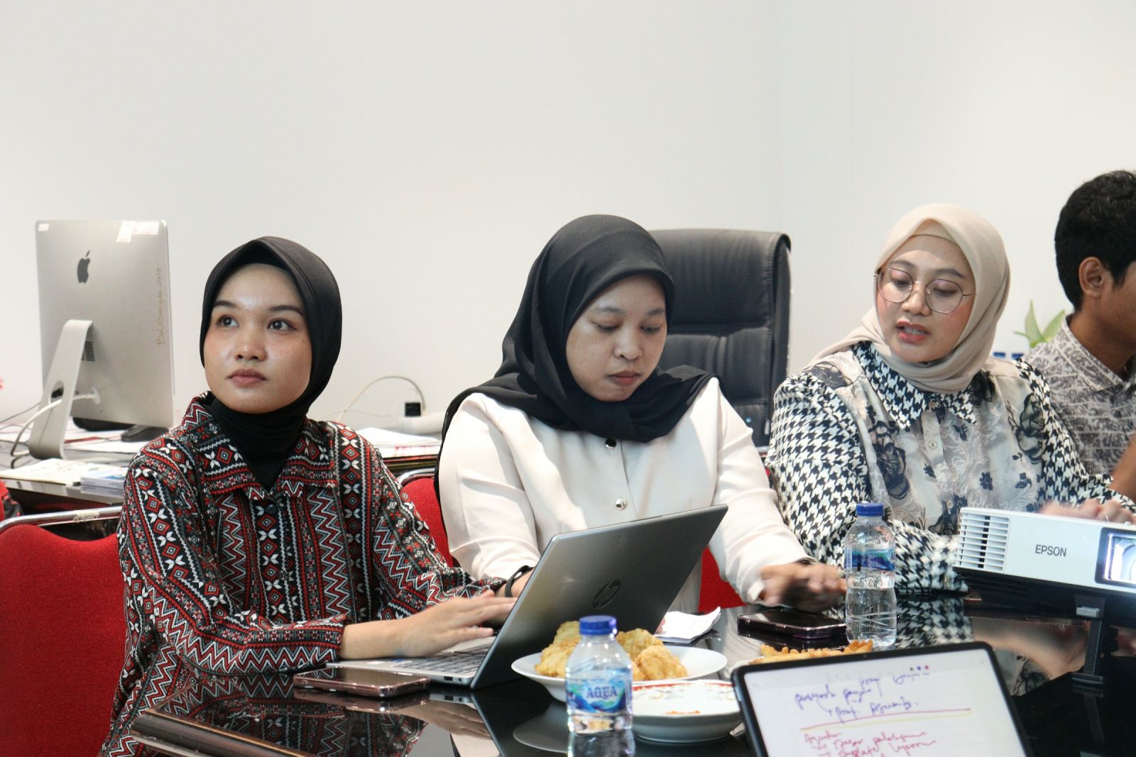 Seminar Awal (Proposal) Kegiatan Bidang Aspek-Aspek Sosial: Topik PERSERODA Pangan dan Infrastruktur Kota Makassar