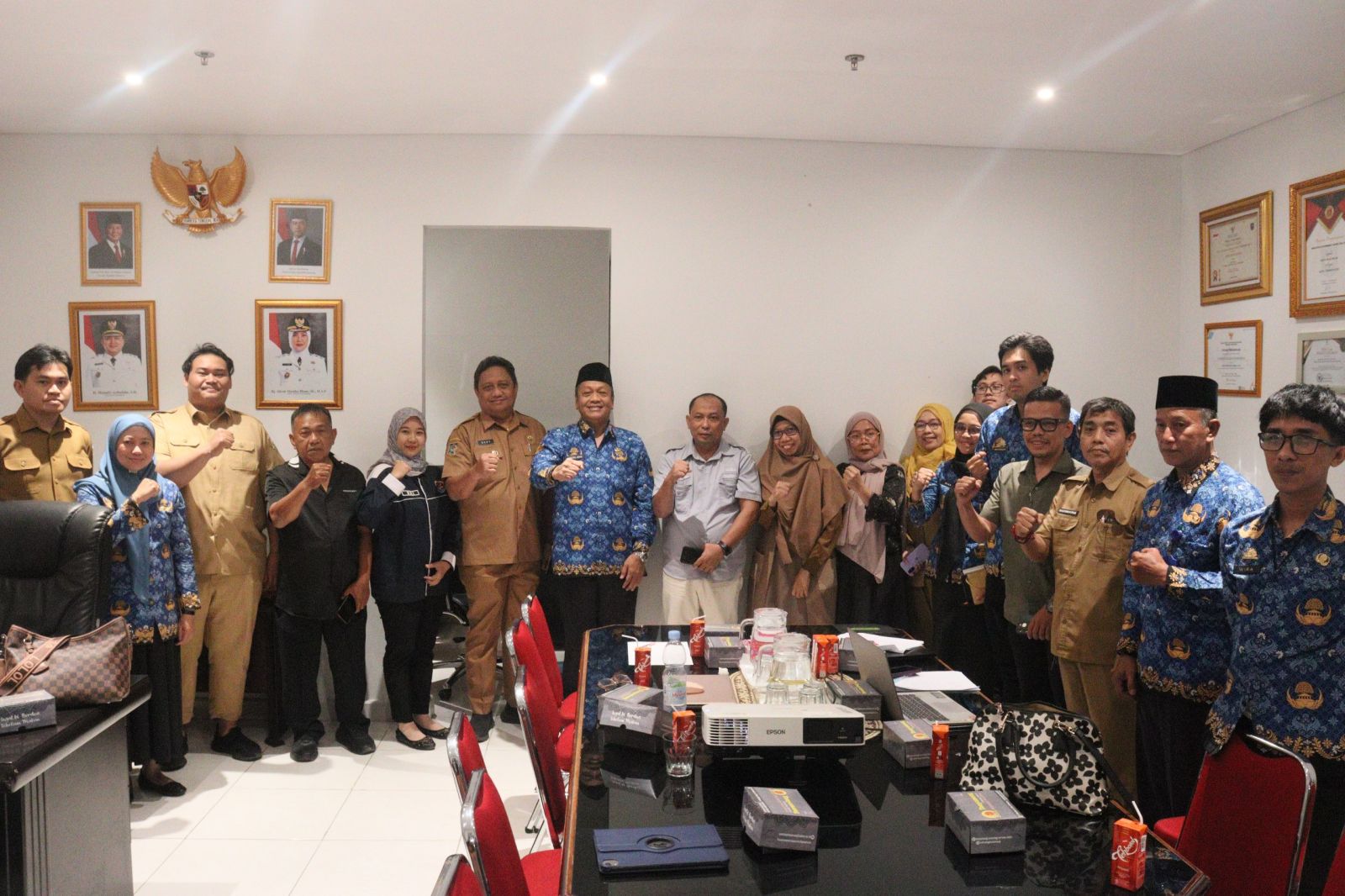 Forum Diskusi Penyusunan Draf Laporan Evaluasi Kelompok Riset