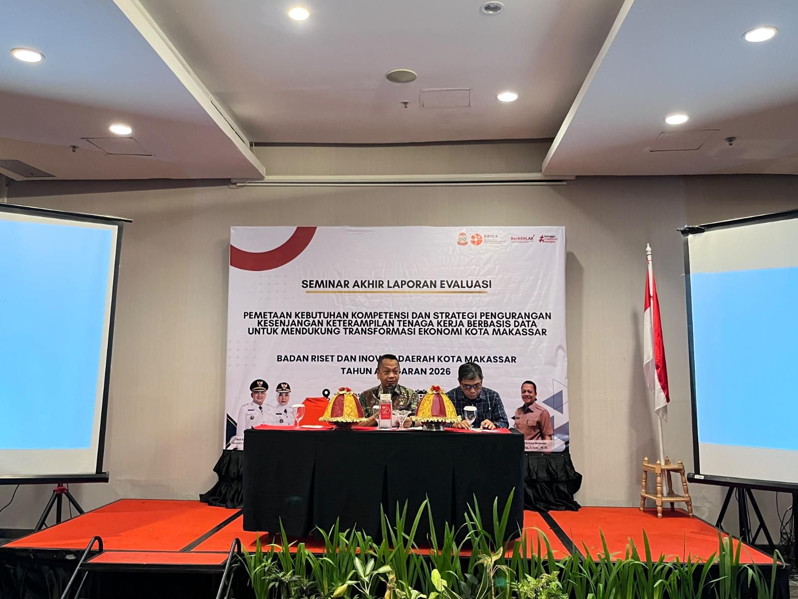 Kepala BRIDA Hadiri Seminar Laporan Evaluasi Kelompok Riset