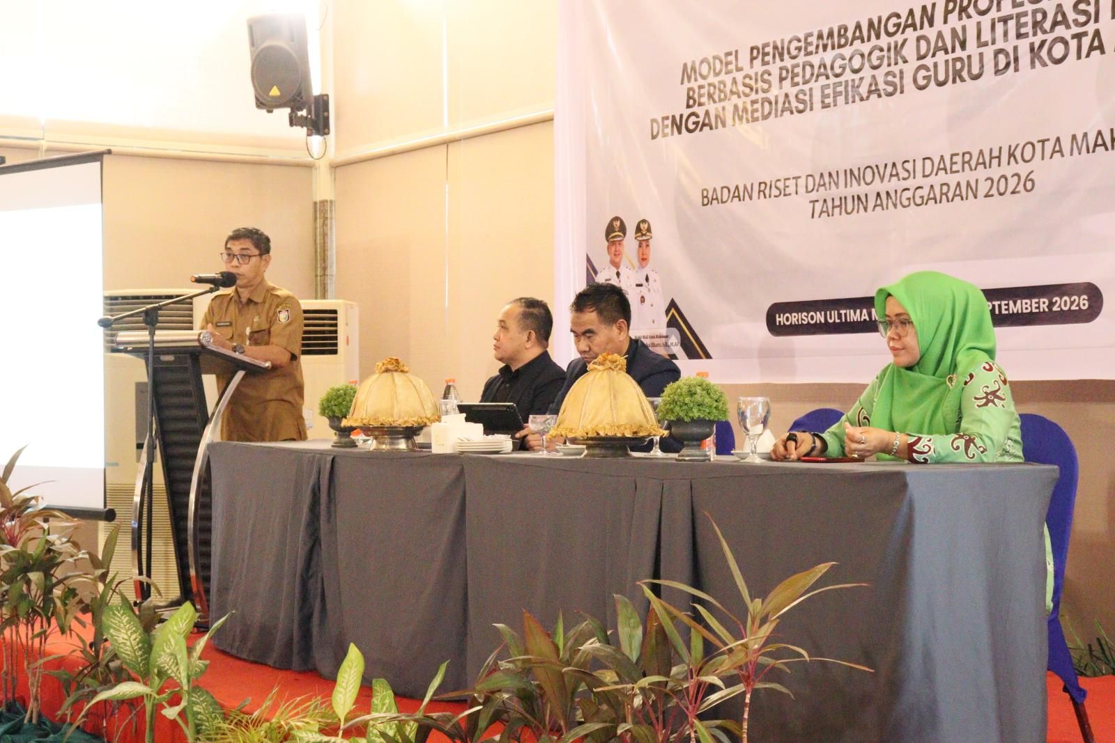 BRIDA Kota Makassar Menghadiri Seminar Pelaporan Akhir Riset Profesional Guru
